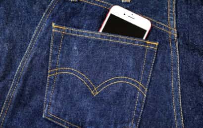 ポケットにスマホ