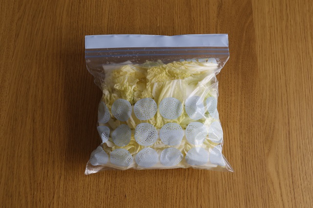 一口大に切った白菜を保存