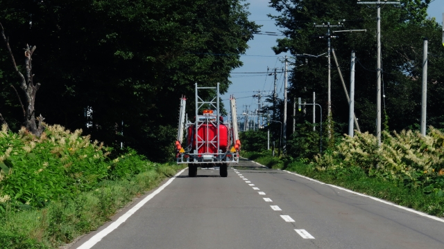 間違えると無免許運転に トラクターに必要な免許は 公道の走行ルールを解説 農業 ガーデニング 園芸 家庭菜園マガジン Agri Pick