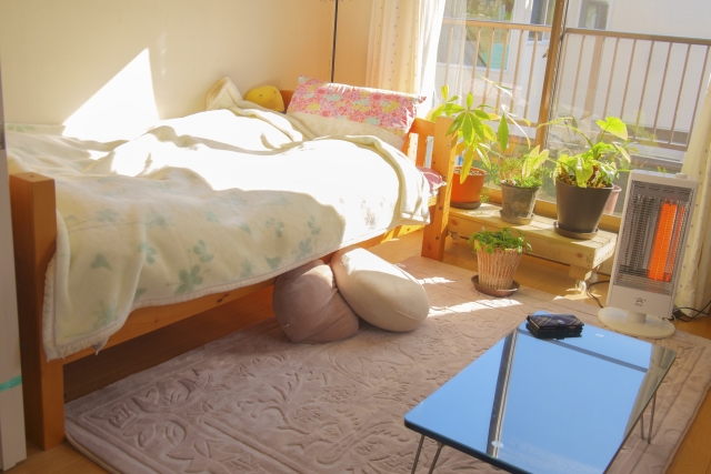 電気ストーブのある部屋