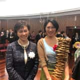脱炭素チャレンジカップ2020の表彰式授賞式で。環境副大臣・佐藤ゆかりさんと