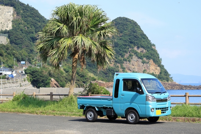 カラフルな軽トラック